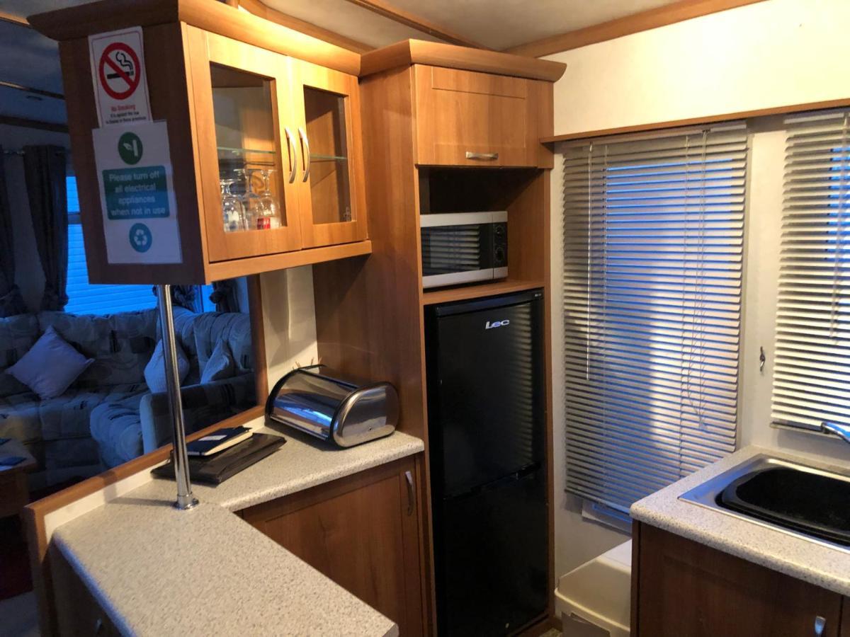 First Steps Caravan Rentals 桑当 外观 照片
